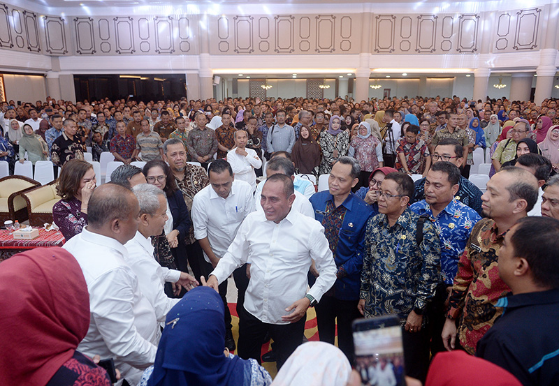 Ribuan Asn Larut Dalam Suasana Haru Gubernur Edy Rahmayadi Pamitan Dan